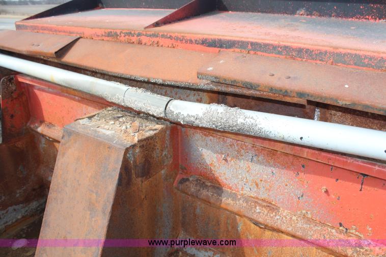 image for item H1412 1989 Ford LNT8000 dump truck