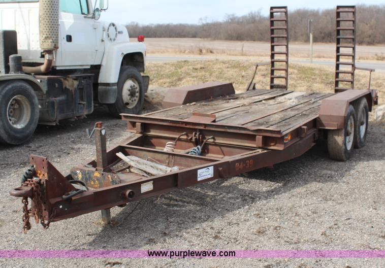 image for item H1416 1979 Tandem axle tilt deck trailer