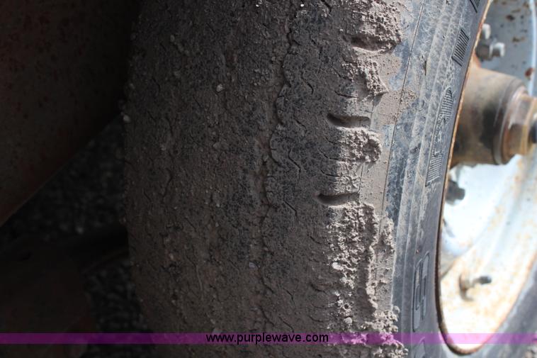 image for item H1416 1979 Tandem axle tilt deck trailer