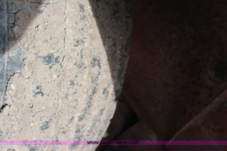 image for item H1416 1979 Tandem axle tilt deck trailer