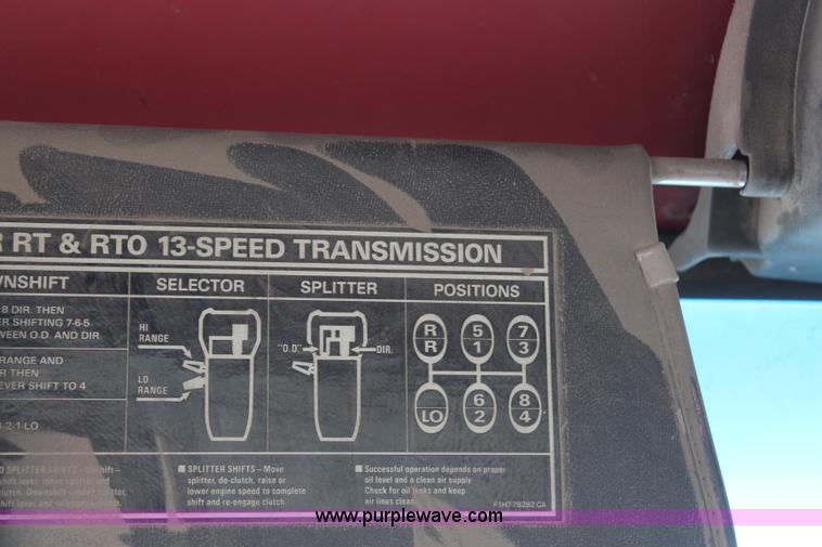 image for item H1417 1992 Ford LT9000 semi tractor