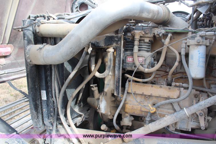 image for item H1417 1992 Ford LT9000 semi tractor