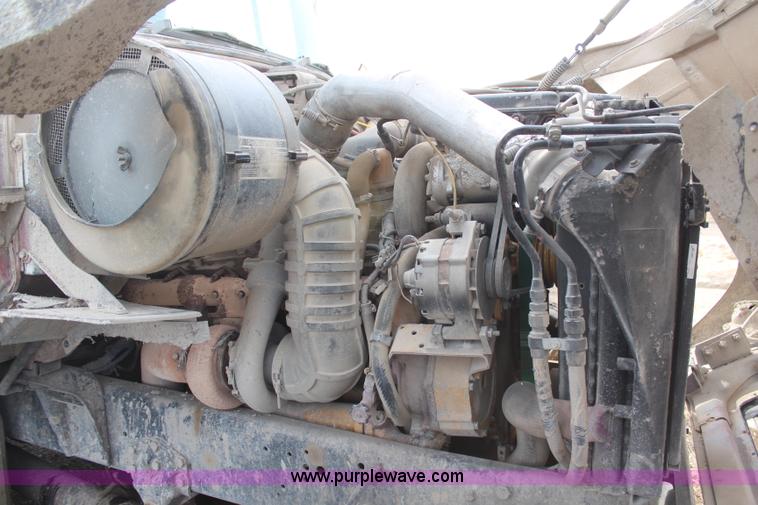 image for item H1417 1992 Ford LT9000 semi tractor