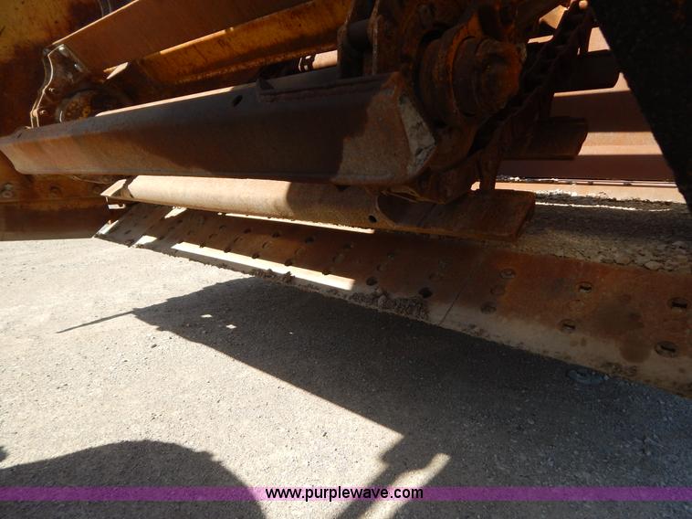 image for item H3478 1993 John Deere 762B paddle scraper