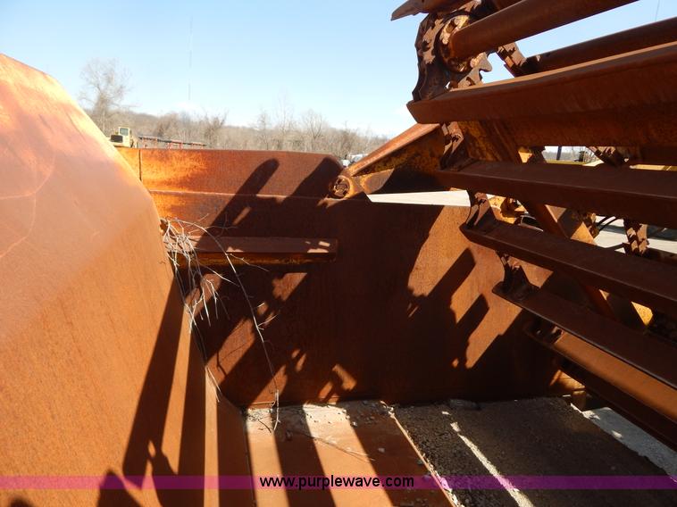 image for item H3478 1993 John Deere 762B paddle scraper