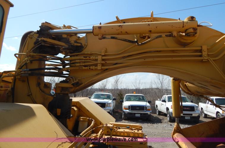 image for item H3478 1993 John Deere 762B paddle scraper