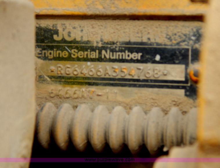 image for item H3478 1993 John Deere 762B paddle scraper