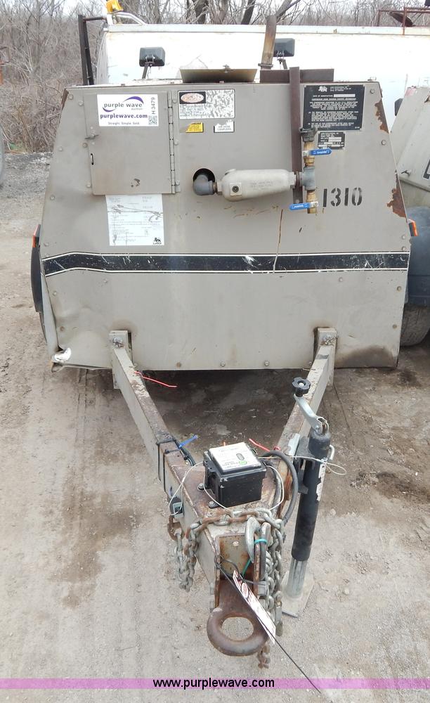 image for item H3479 1995 Leroi Q185DJE air compressor