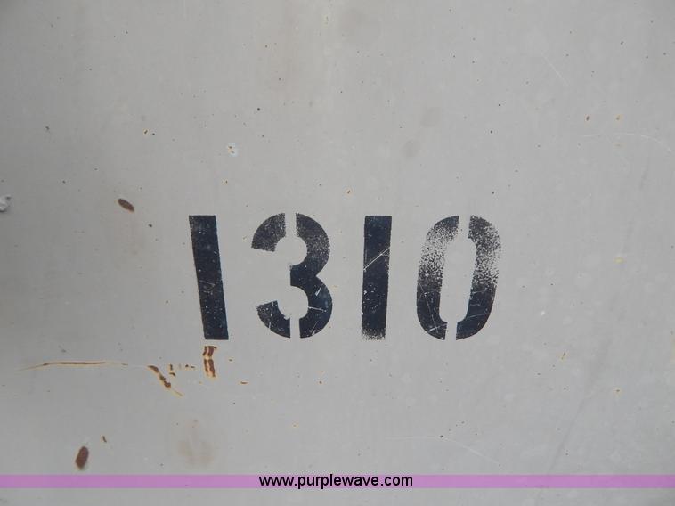 image for item H3479 1995 Leroi Q185DJE air compressor