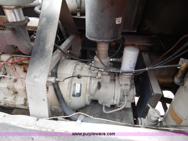 image for item H3479 1995 Leroi Q185DJE air compressor