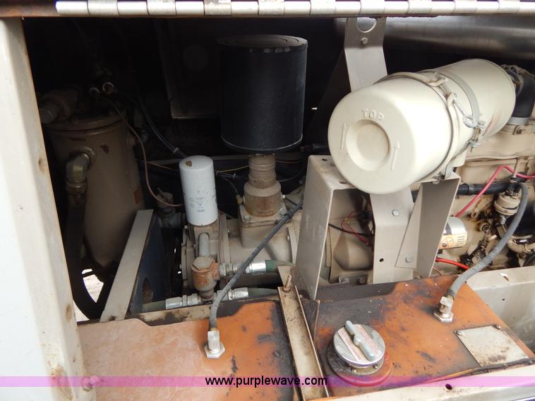 image for item H3479 1995 Leroi Q185DJE air compressor