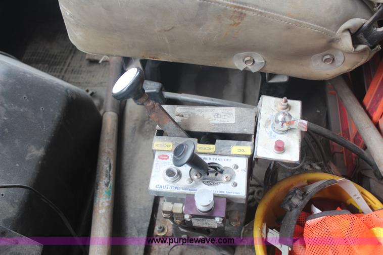 image for item H6178 1991 International 8100 dump truck