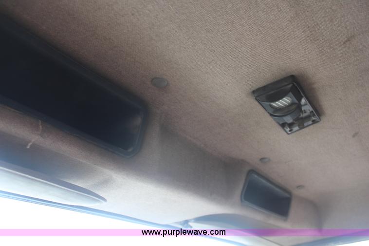 image for item H6178 1991 International 8100 dump truck