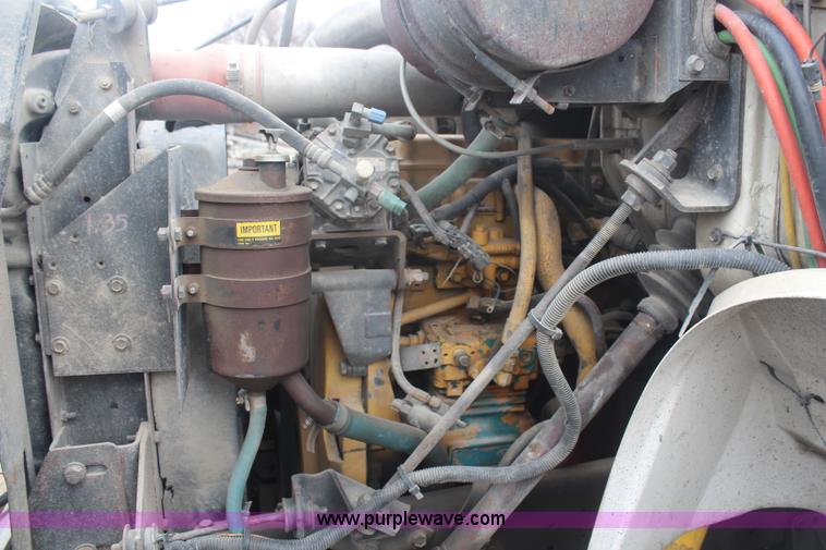 image for item H6178 1991 International 8100 dump truck