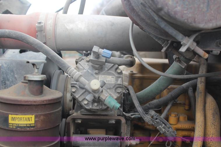 image for item H6178 1991 International 8100 dump truck
