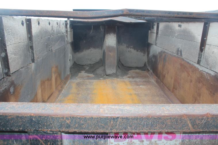 image for item H6178 1991 International 8100 dump truck