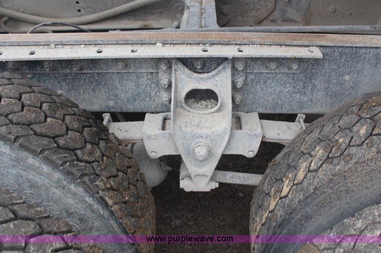 image for item H6178 1991 International 8100 dump truck