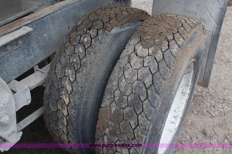 image for item H6178 1991 International 8100 dump truck