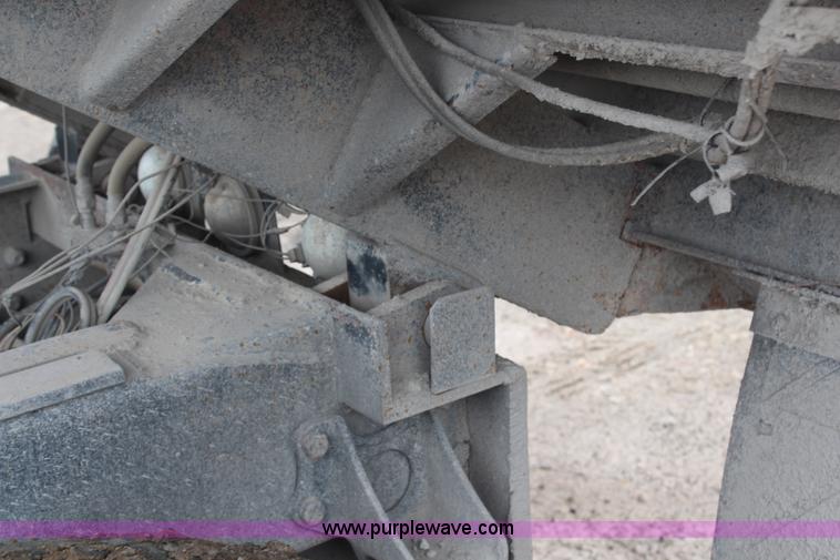 image for item H6178 1991 International 8100 dump truck