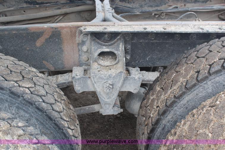 image for item H6178 1991 International 8100 dump truck