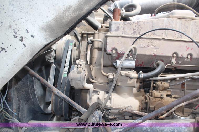 image for item H6178 1991 International 8100 dump truck