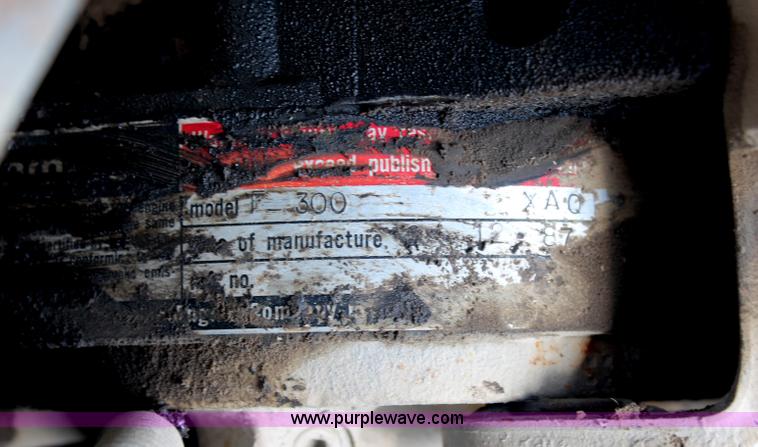 image for item H6178 1991 International 8100 dump truck