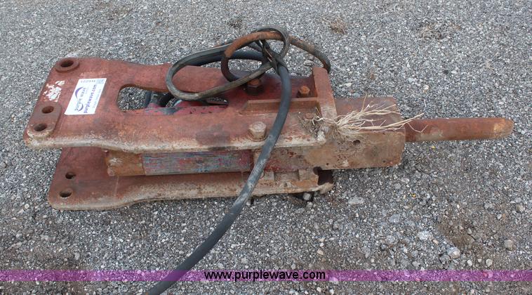 image for item H6221 Hydraulic breaker with bit