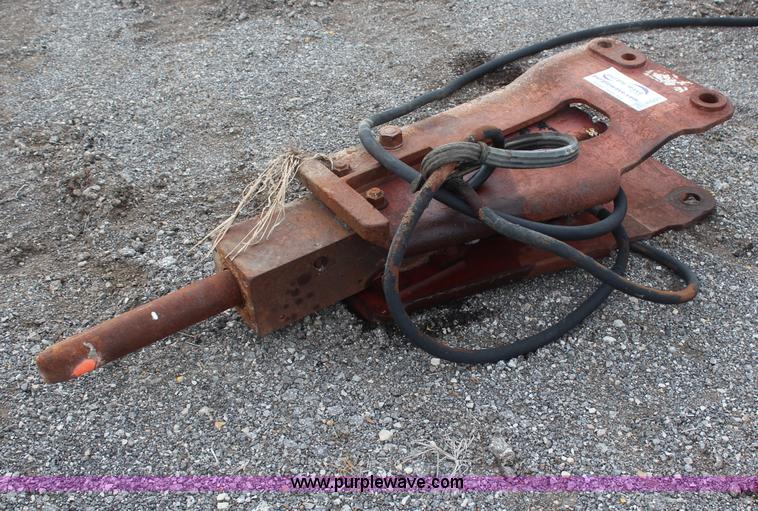 image for item H6221 Hydraulic breaker with bit