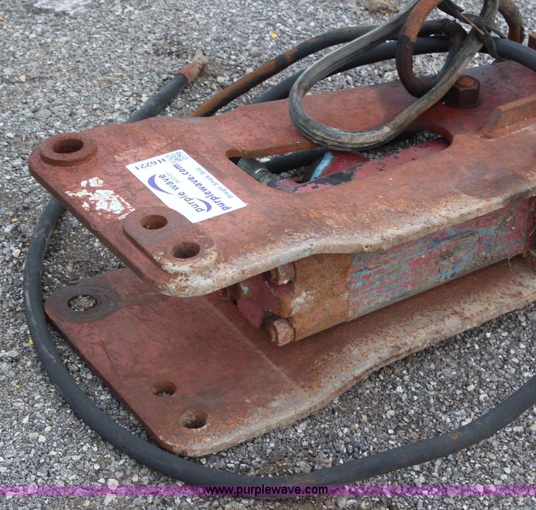image for item H6221 Hydraulic breaker with bit