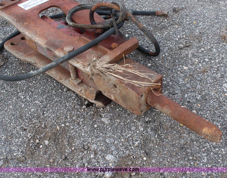 image for item H6221 Hydraulic breaker with bit
