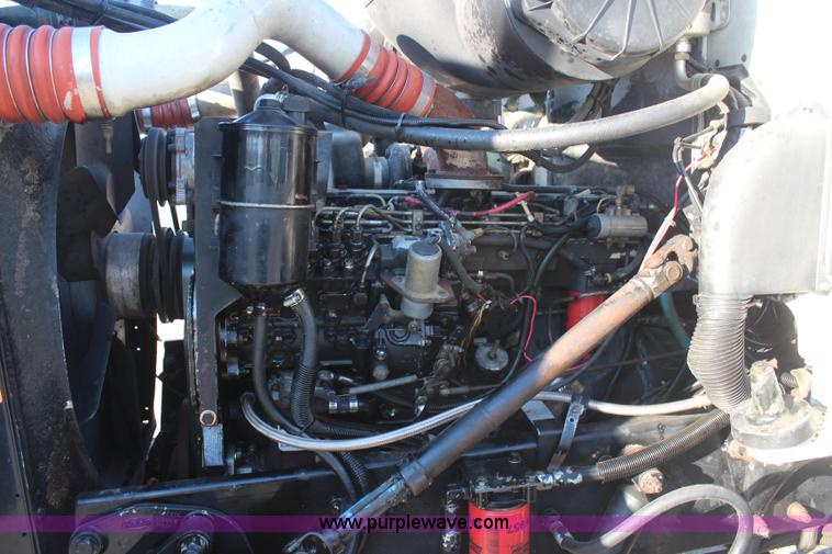 image for item H6229 1997 Peterbilt 385 service truck