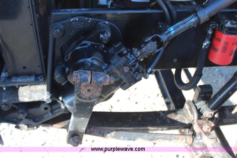 image for item H6229 1997 Peterbilt 385 service truck