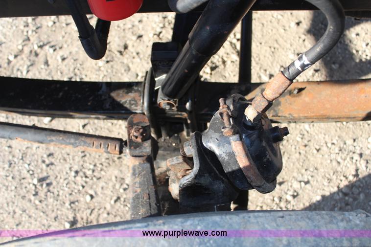 image for item H6229 1997 Peterbilt 385 service truck