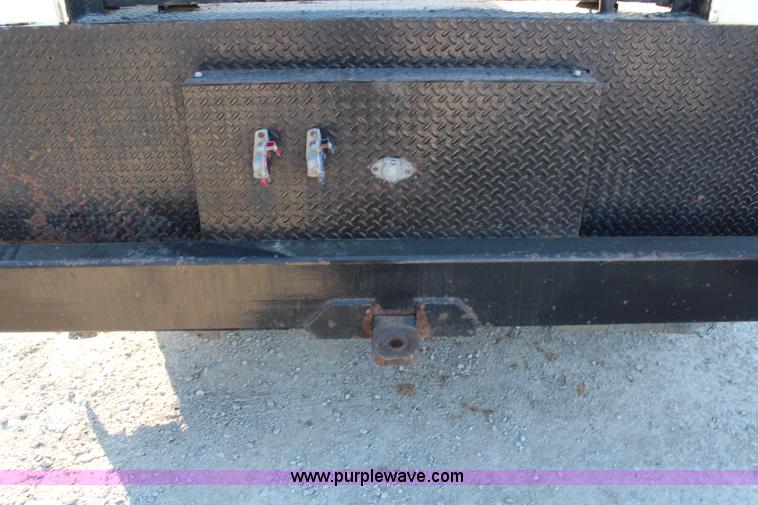 image for item H6229 1997 Peterbilt 385 service truck