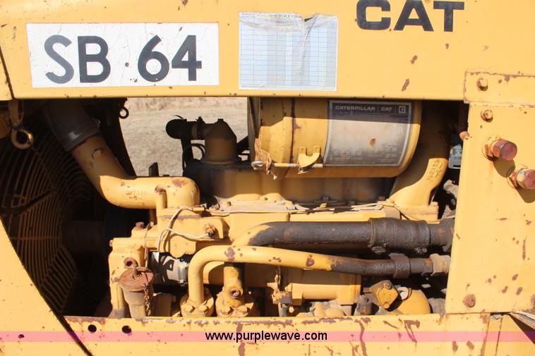 image for item H6233 1981 Caterpillar D4E Pipelayer dozer