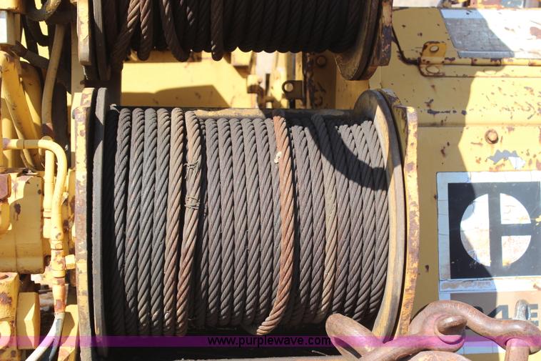 image for item H6233 1981 Caterpillar D4E Pipelayer dozer