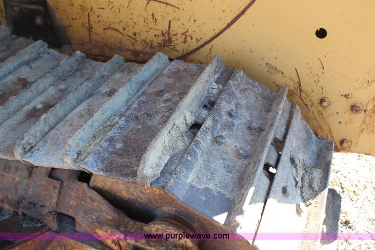 image for item H6233 1981 Caterpillar D4E Pipelayer dozer