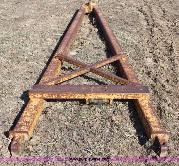 image for item H6233 1981 Caterpillar D4E Pipelayer dozer