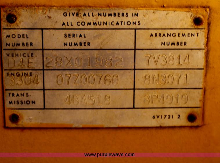 image for item H6233 1981 Caterpillar D4E Pipelayer dozer