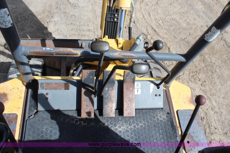 image for item H6245 2001 New Holland EC35 mini excavator
