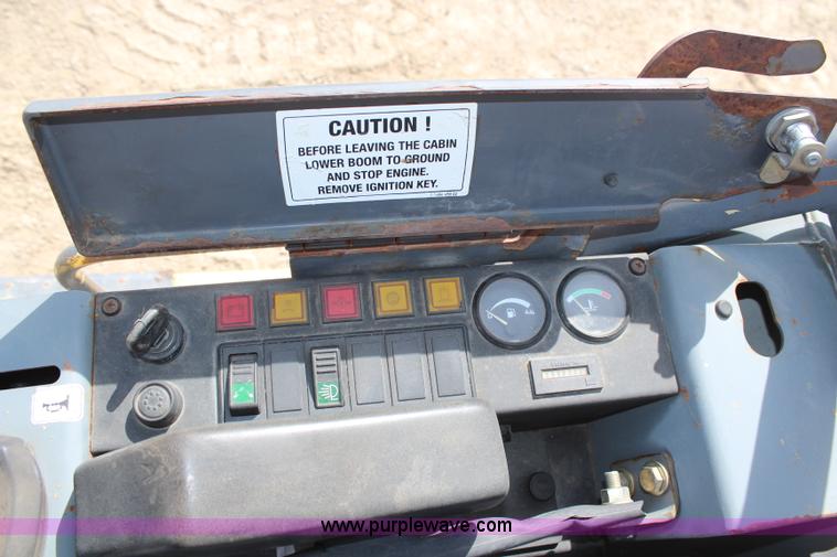 image for item H6245 2001 New Holland EC35 mini excavator