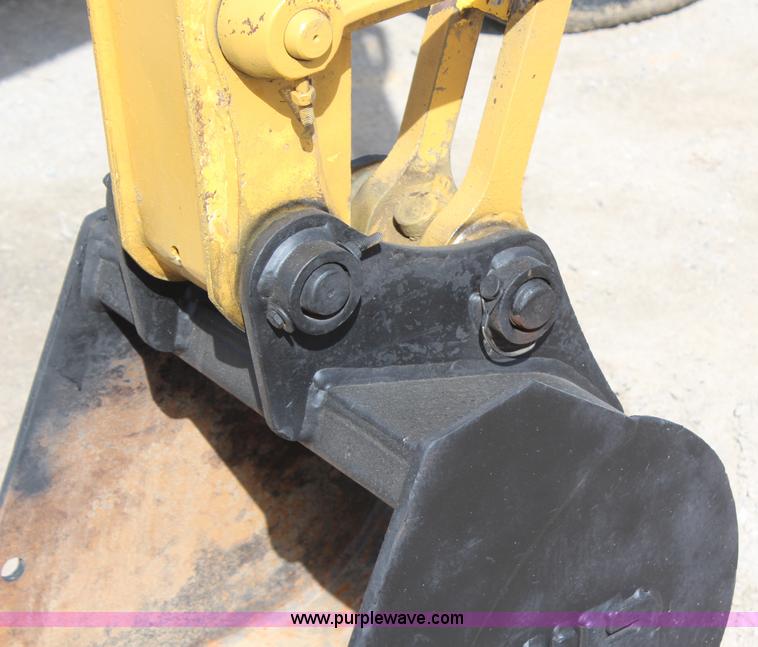 image for item H6245 2001 New Holland EC35 mini excavator