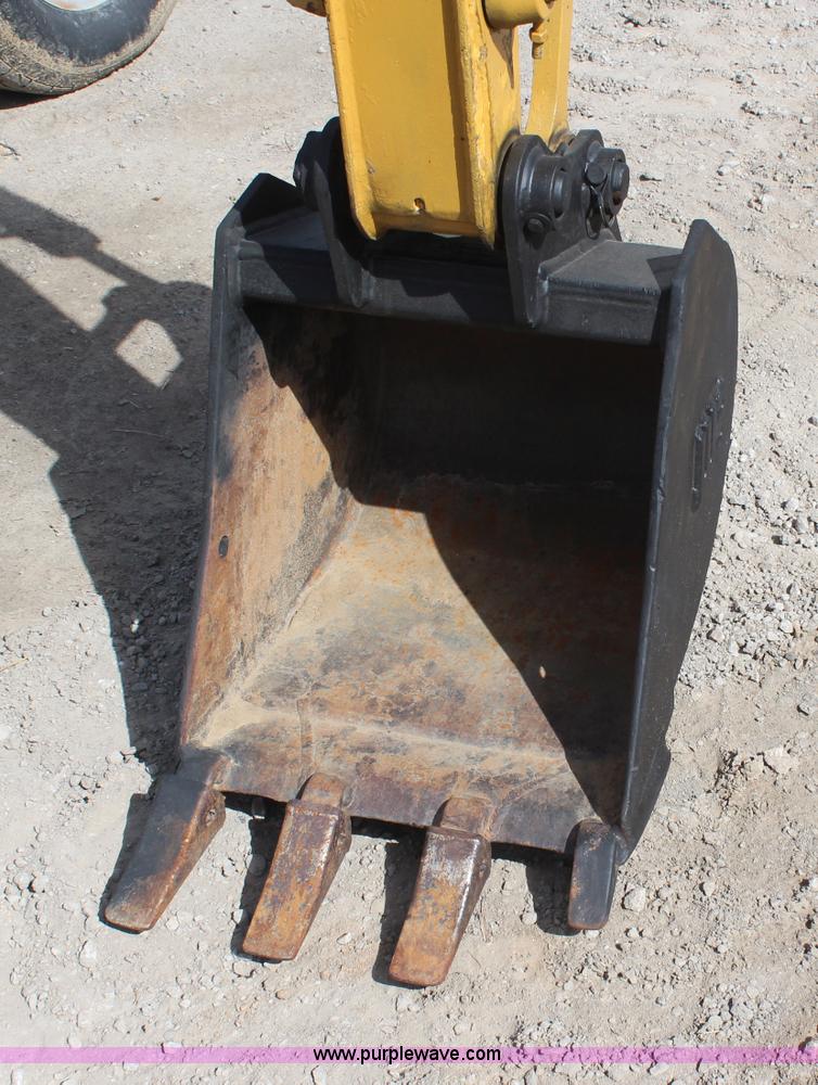image for item H6245 2001 New Holland EC35 mini excavator