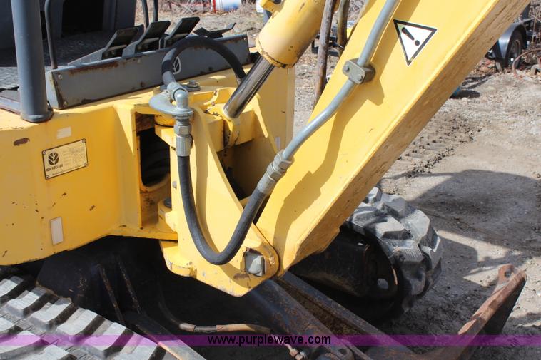 image for item H6245 2001 New Holland EC35 mini excavator