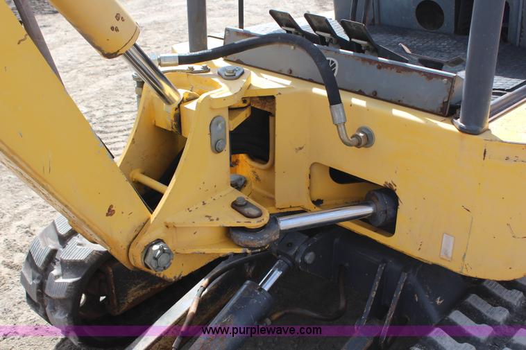 image for item H6245 2001 New Holland EC35 mini excavator