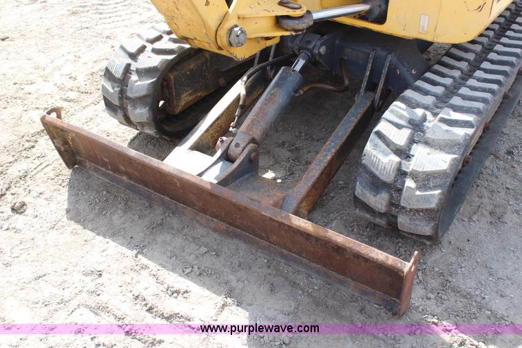 image for item H6245 2001 New Holland EC35 mini excavator