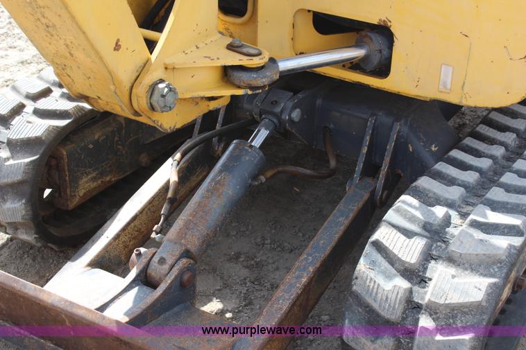 image for item H6245 2001 New Holland EC35 mini excavator