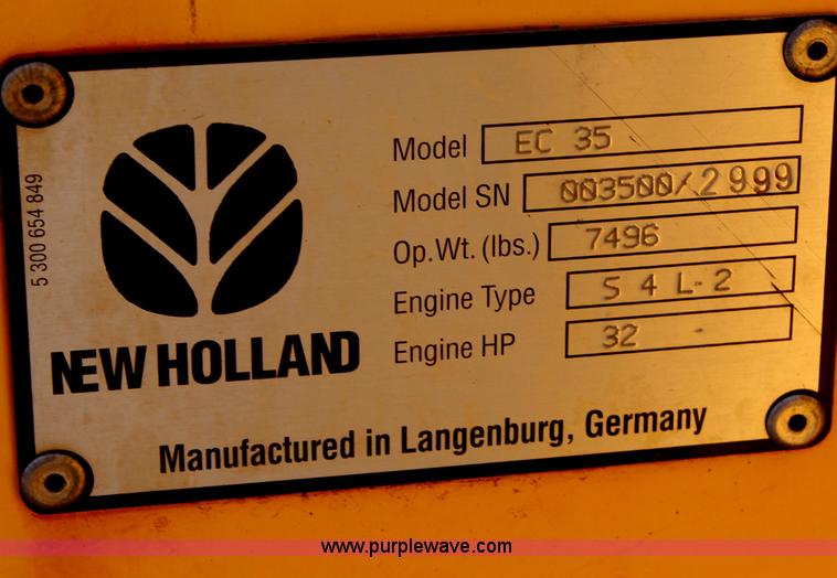 image for item H6245 2001 New Holland EC35 mini excavator