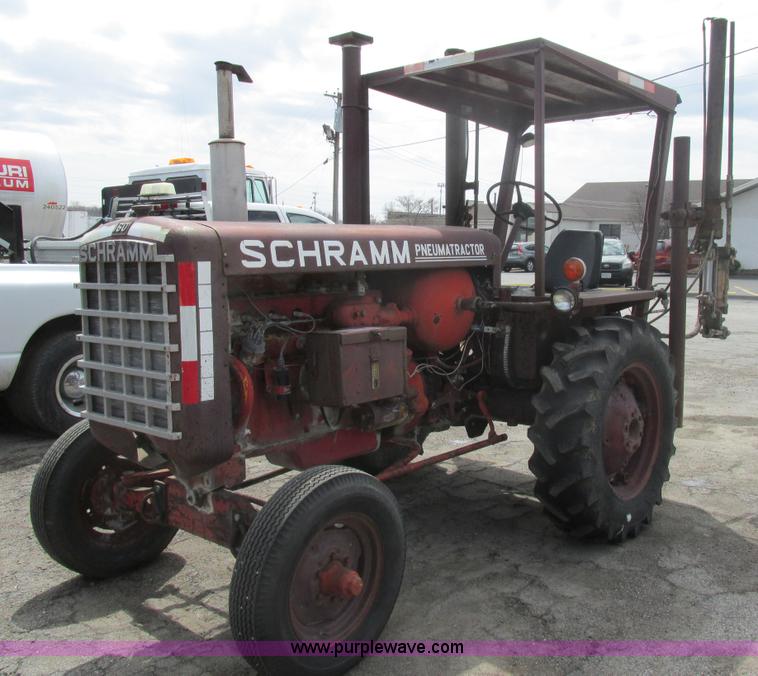 image for item H7694 Schramm 160 pneumatractor
