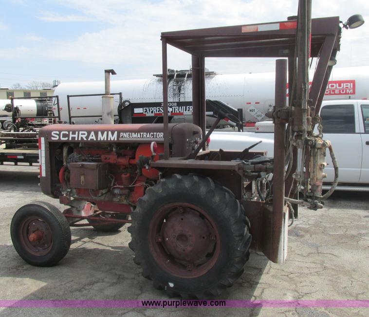 image for item H7694 Schramm 160 pneumatractor